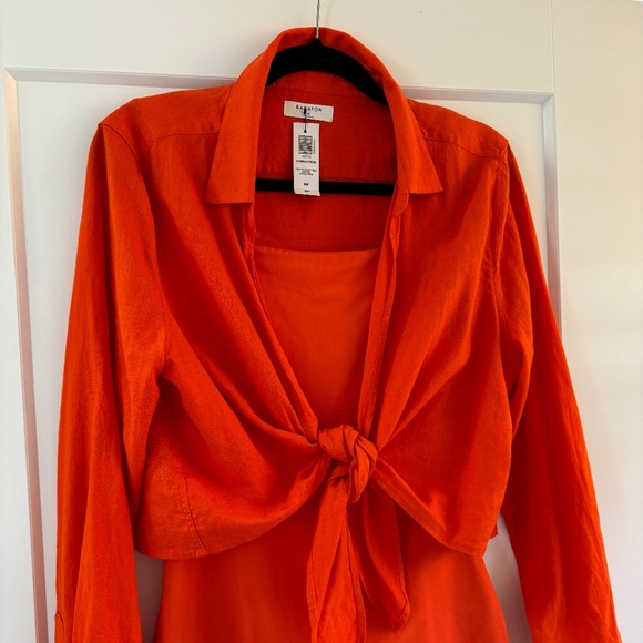 2 for 1 - Connection Blouse  Medium NWT and Aritzia Contour top L NWT - Picture 3 of 6